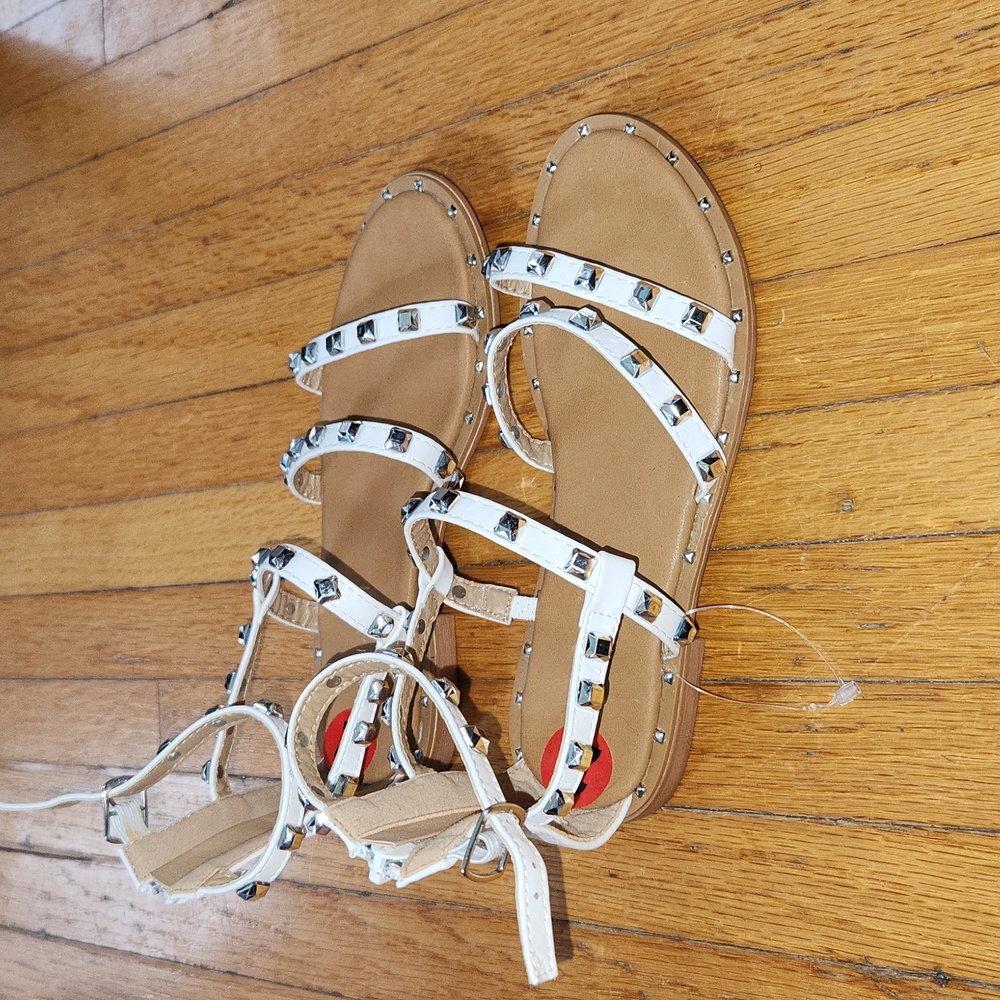 New Tahari sandals